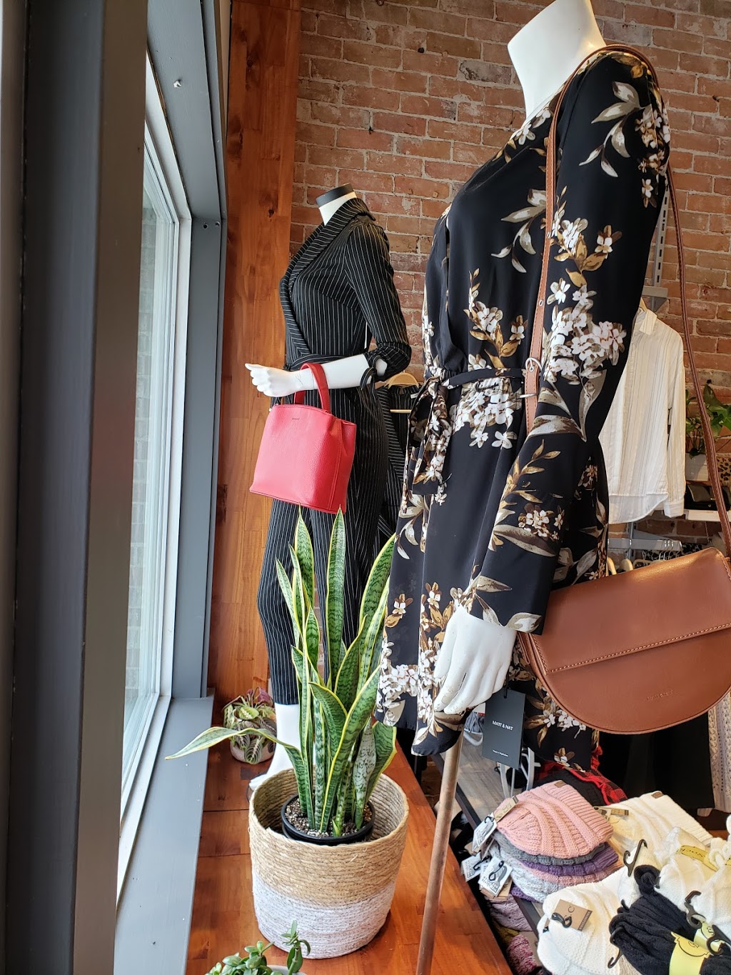 Jade & Laney Boutique | 14 Elgin St W, Arnprior, ON K7S 1N3, Canada | Phone: (613) 894-8350