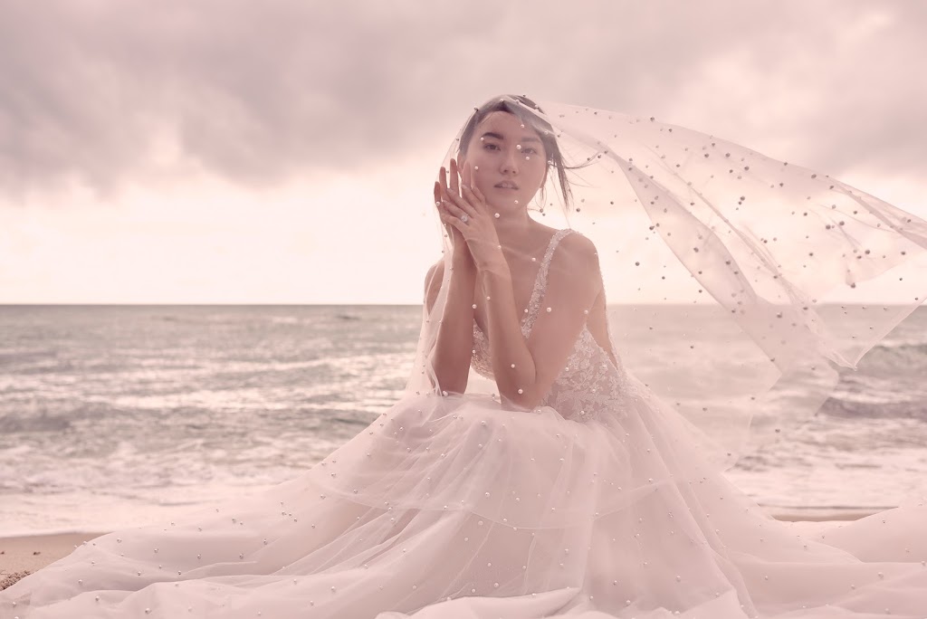 Blue Willow Bride | 38 Pine St 2nd Floor, Collingwood, ON L9Y 2N7, Canada | Phone: (705) 443-8456