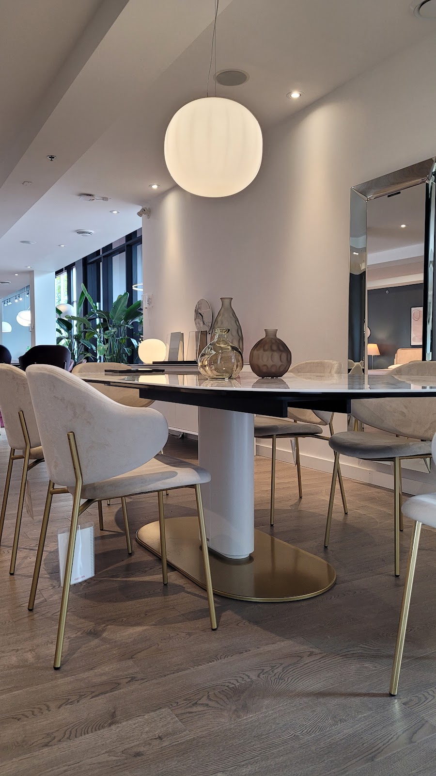 Calligaris Laval | 2296 Boul. le Corbusier, Laval, QC H7S 2C9, Canada | Phone: (514) 382-6870