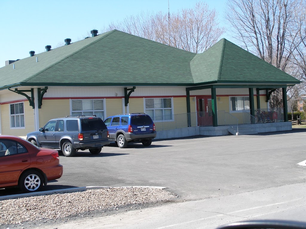 Coin Des Lutins St-Zotique Inc | 215 34e Avenue, Saint-Zotique, QC J0P 1Z0, Canada | Phone: (450) 267-3087
