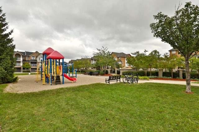 DealMax - Real Estate | 385 Renforth Dr, Etobicoke, ON M9C 4X1, Canada | Phone: (416) 471-0335