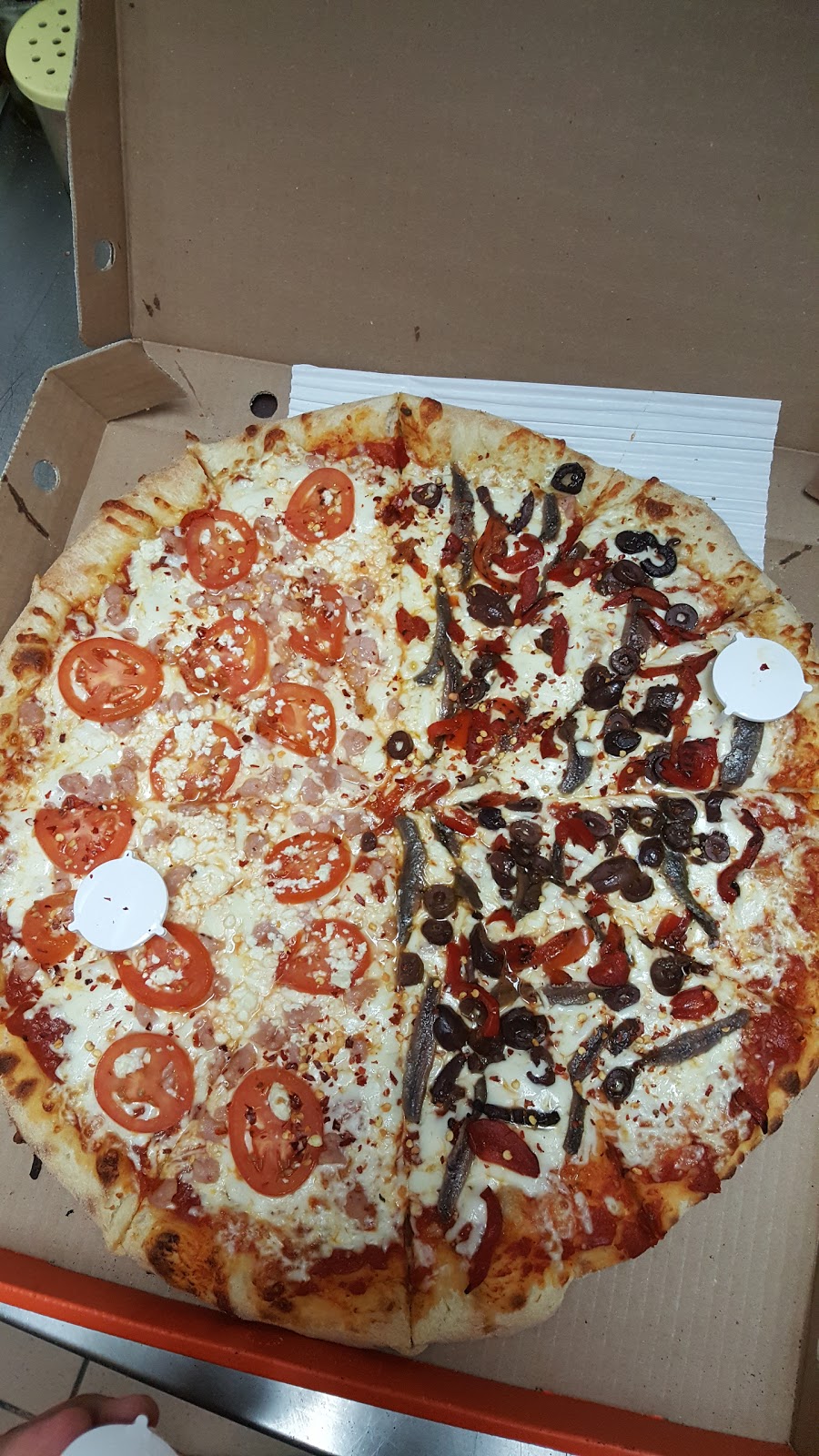 Waterdown Shopping Centre | 255 Dundas St E, Waterdown, ON L0R 2H6, Canada