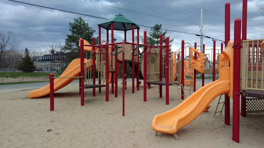Parc Cherbourg | 10 Rue de Cherbourg, Gatineau, QC J9H, Canada | Phone: (866) 299-2002