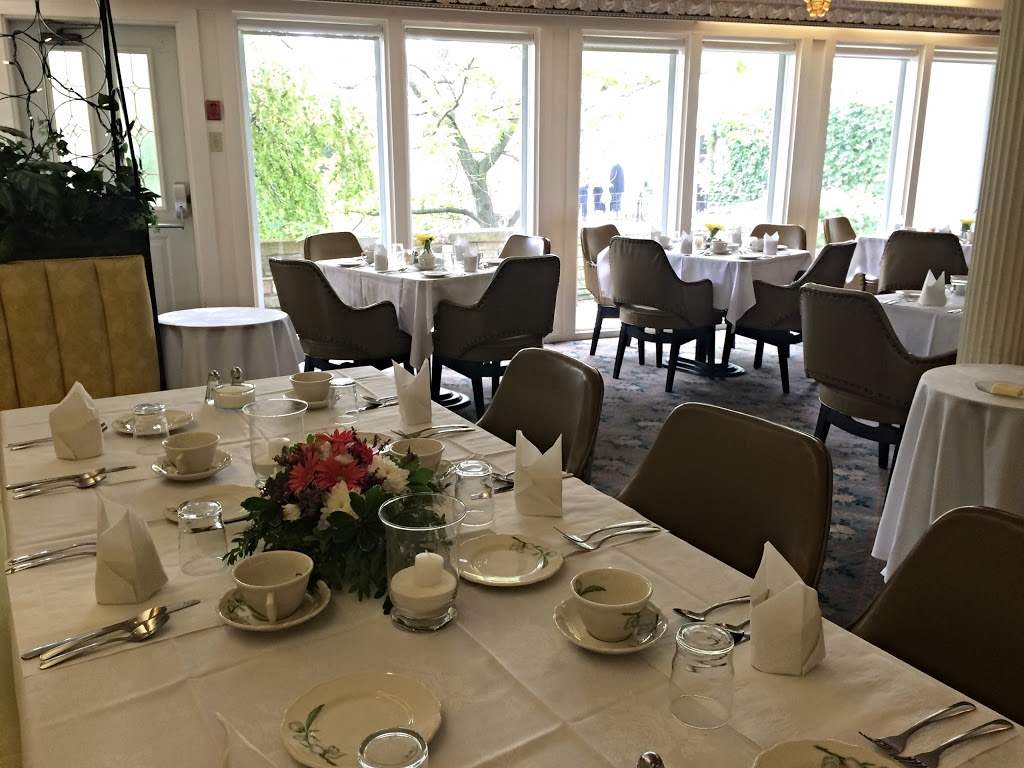Erie Beach Hotel | 19 Walker St, Port Dover, ON N0A 1N0, Canada | Phone: (519) 583-1391
