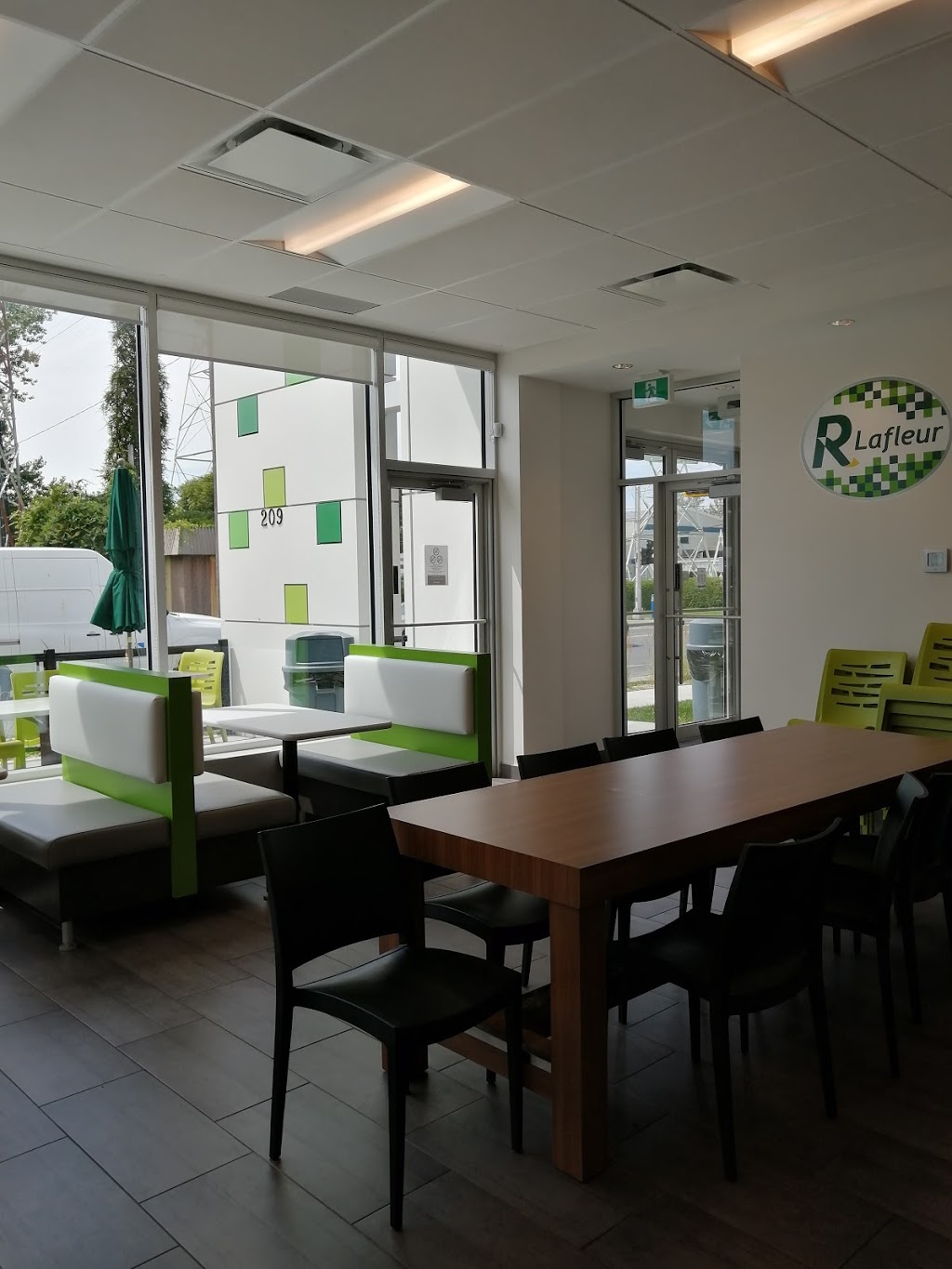 Restaurant Lafleur | 209 Rue du Roi, Sorel-Tracy, QC J3P 4N7, Canada | Phone: (450) 656-0005 ext. 609