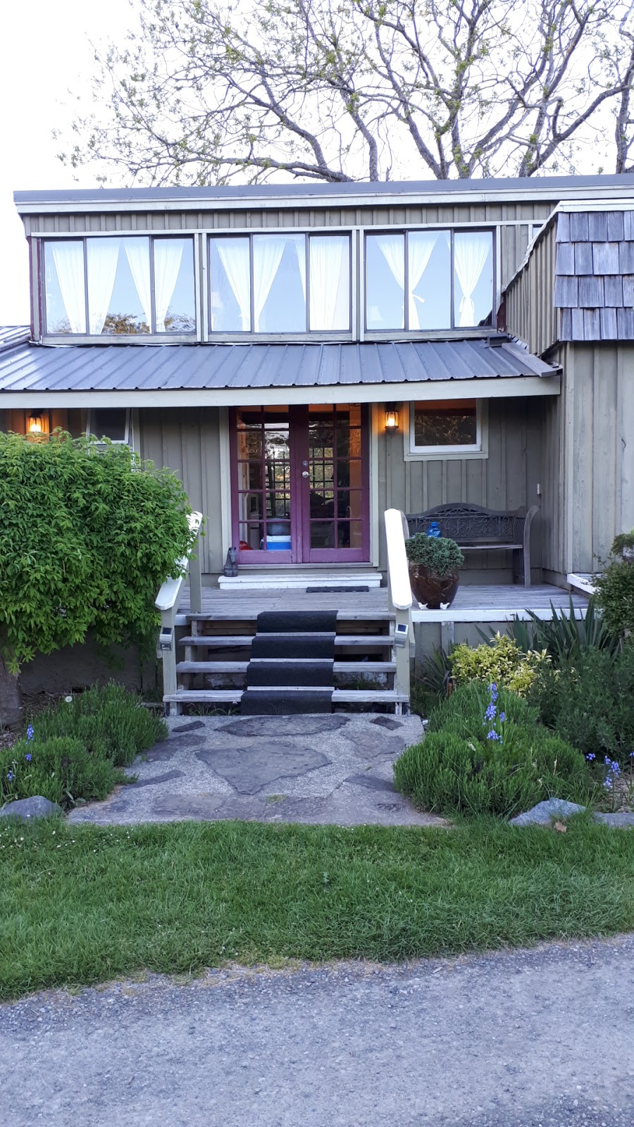 Outer Island Guest Farm | 4785 De Pape Rd, Hornby Island, BC V0R 1Z0, Canada | Phone: (250) 335-2379