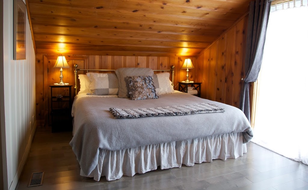 Gîte Couette et Girouette Bed and breakfast | 941 Rue Ouimet, Sainte-Adèle, QC J8B 2R3, Canada | Phone: (450) 229-6433