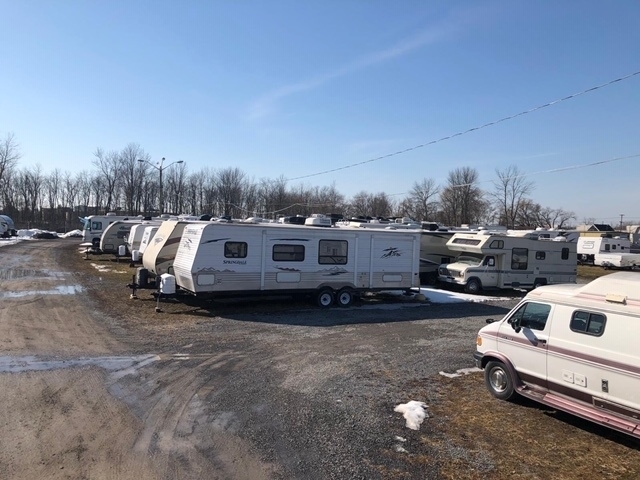 Canadian storage space rental | 400 Herchimer Ave, Belleville, ON K8N 0L2, Canada | Phone: (613) 689-4447