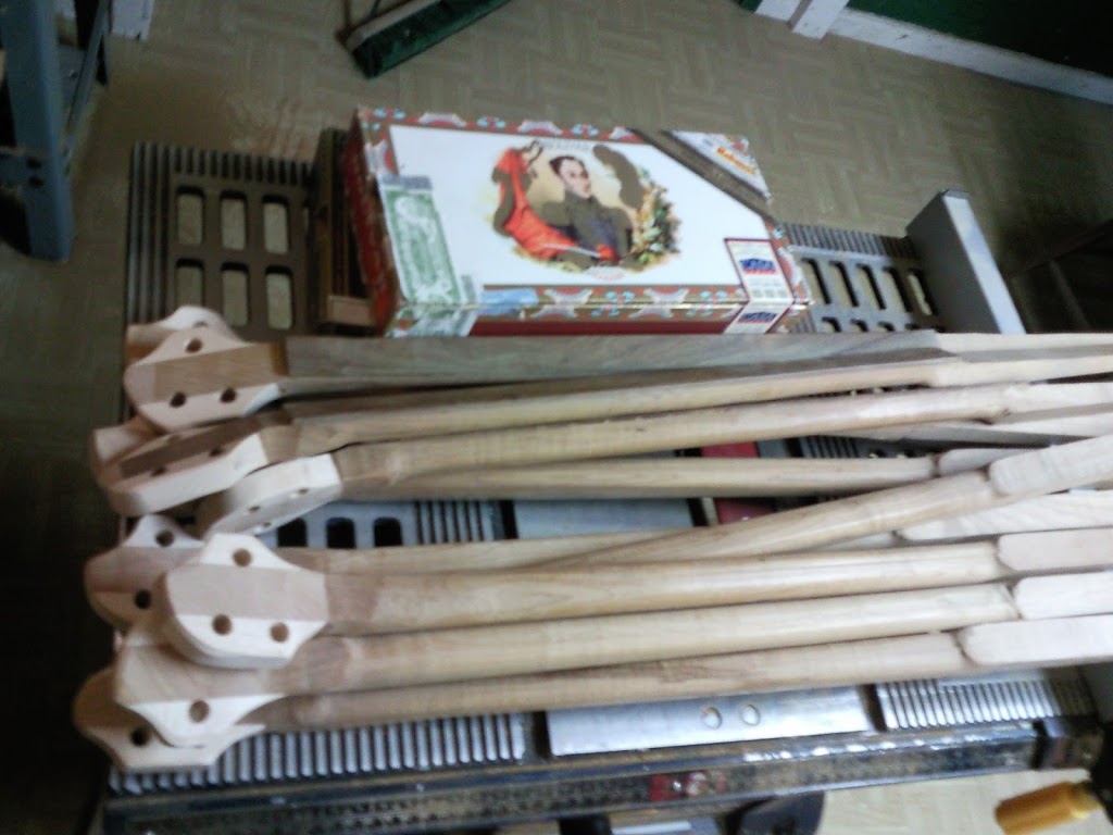 Frogman Guitars | 90 Chad St, Limoges, ON K0A 2M0, Canada | Phone: (613) 443-9574