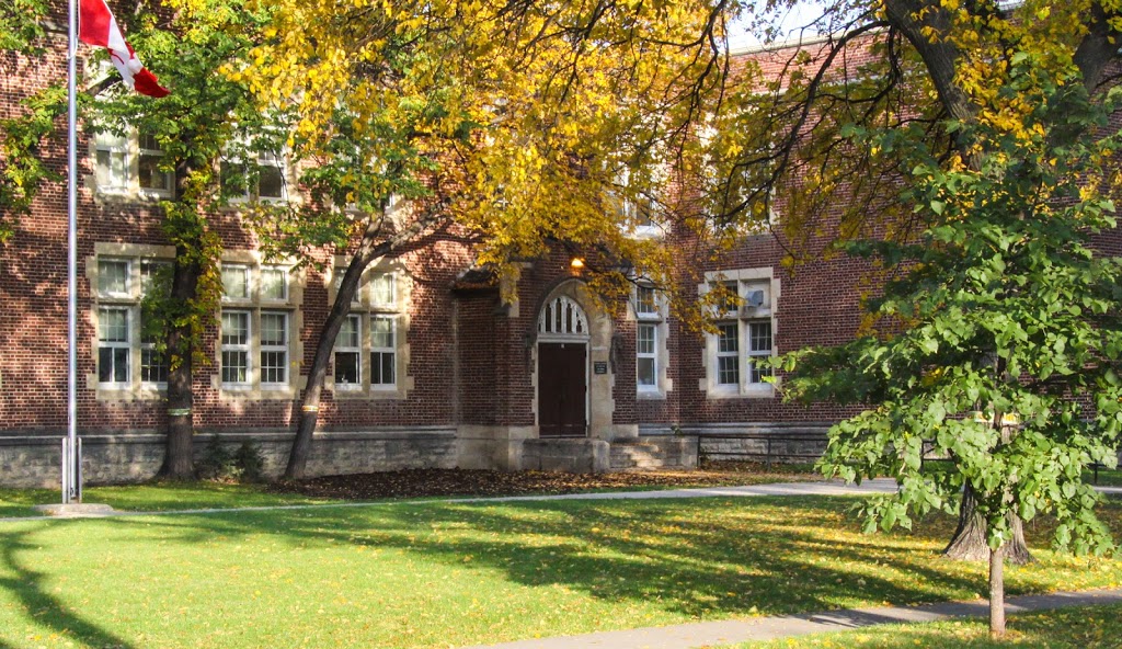 Daniel McIntyre Collegiate Institute | 720 Alverstone St, Winnipeg, MB R3E 2H1, Canada | Phone: (204) 783-7131