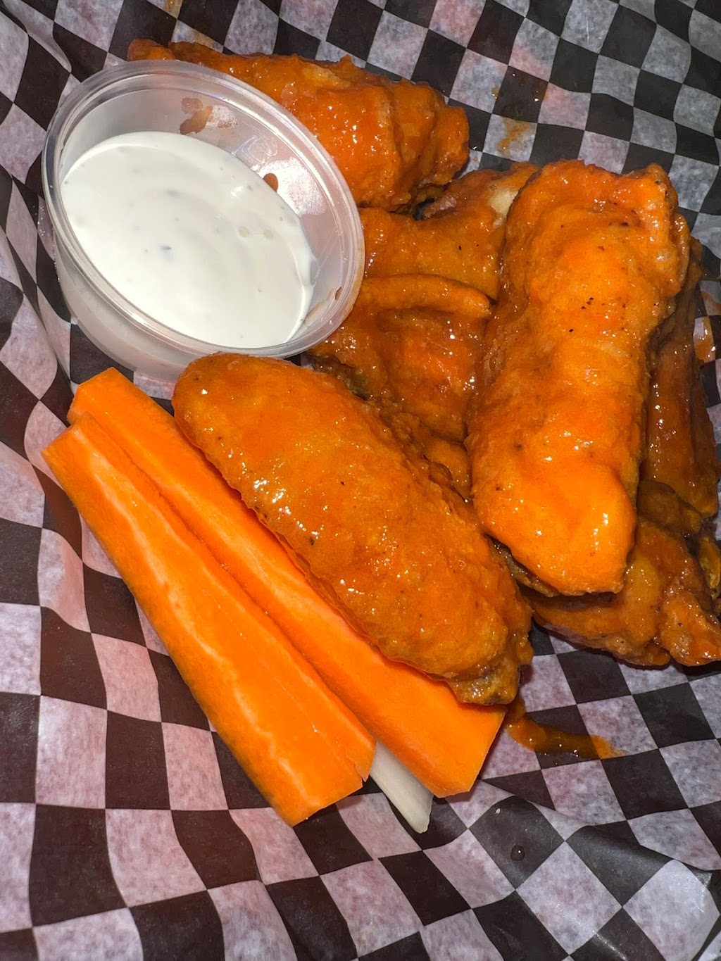 The Mighty Crowe Bar & Grill | 239 Station Rd, Marmora, ON K0K 2M0, Canada | Phone: (613) 472-5555