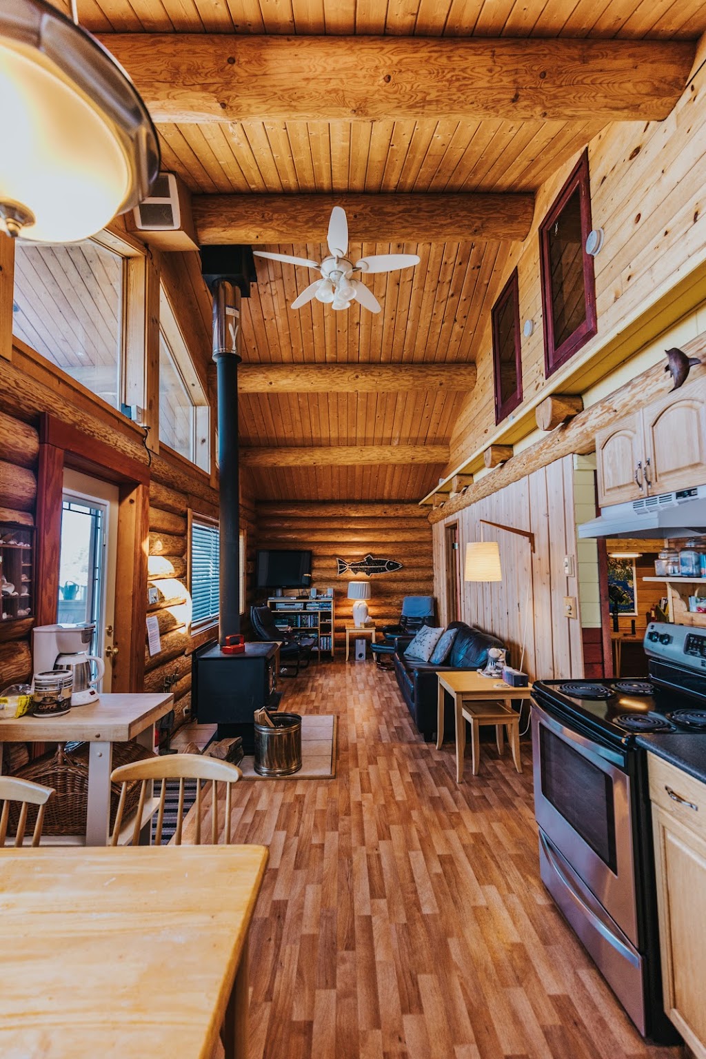 Sand Dollar Log Cabin | 5270 Gillies Bay Rd, Gillies Bay, BC V0N 1W0, Canada | Phone: (778) 861-0333