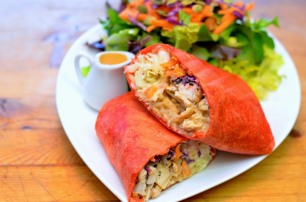 Kameleon Food and Drink | 654 Harper Rd #4, Quathiaski Cove, BC V0P 1N0, Canada | Phone: (250) 285-3282