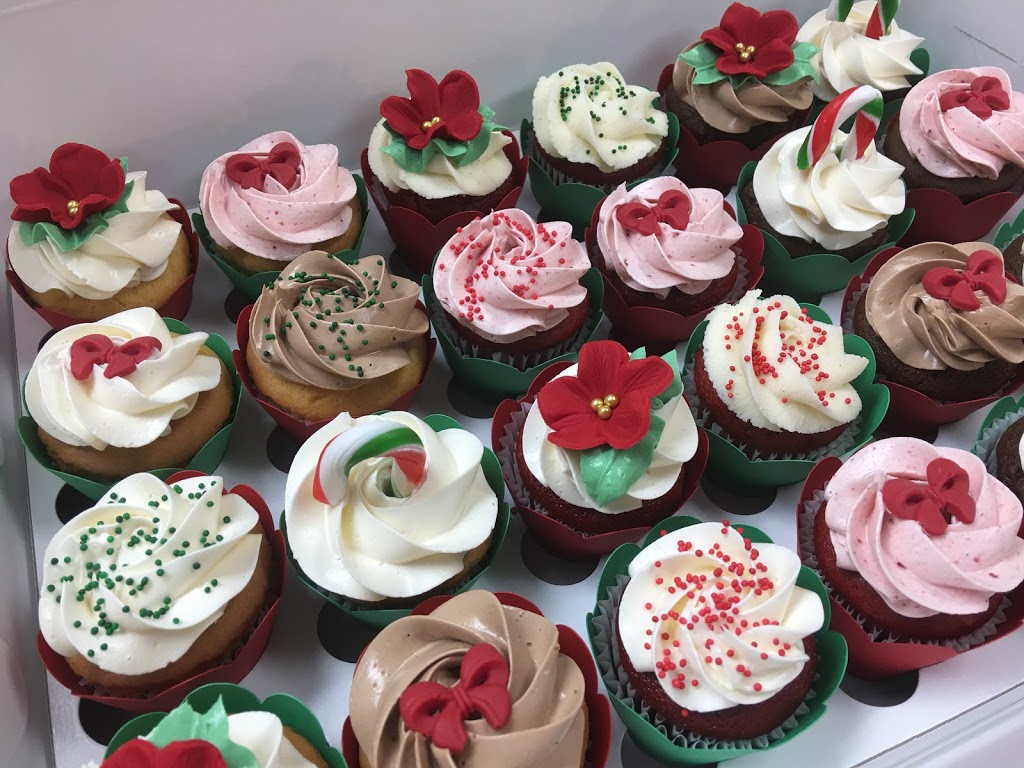 Design Me A Cupcake | 16 Bowie Dr, Cambridge, ON N1R 8M4, Canada | Phone: (519) 590-2253