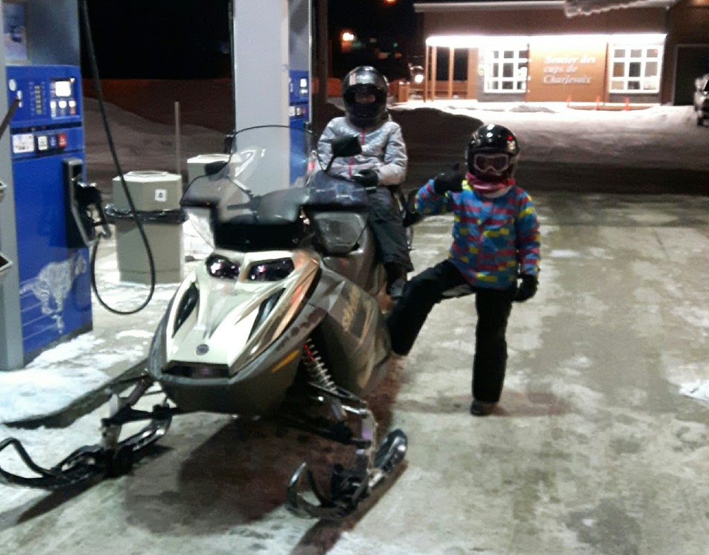 ESSO - Depanneur Des Caps Inc | 300 QC-138, Saint-Tite-des-Caps, QC G0A 4J0, Canada | Phone: (418) 823-2315