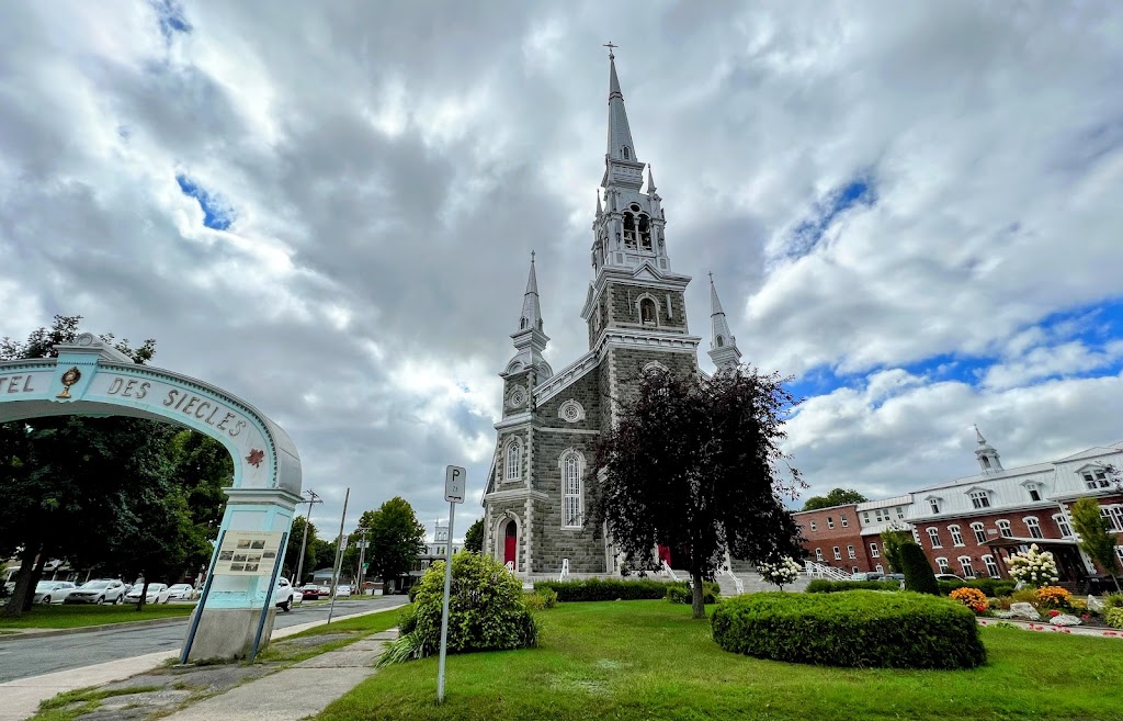 Sainte-Victoire Church | 99 Rue Notre Dame O, Victoriaville, QC G6P 1R8, Canada | Phone: (819) 752-2112