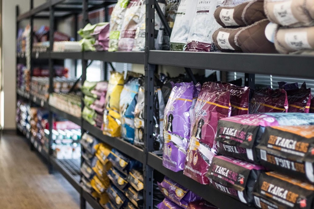 Leo & Co Pet Shop | 1501-B Gateway Rd, Winnipeg, MB R2G 3L4, Canada | Phone: (204) 414-2520