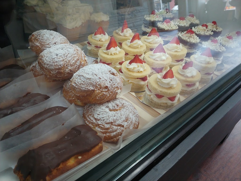 The Market Basket | 19 Sawdon Dr, Whitby, ON L1N 9E9, Canada | Phone: (905) 728-9442