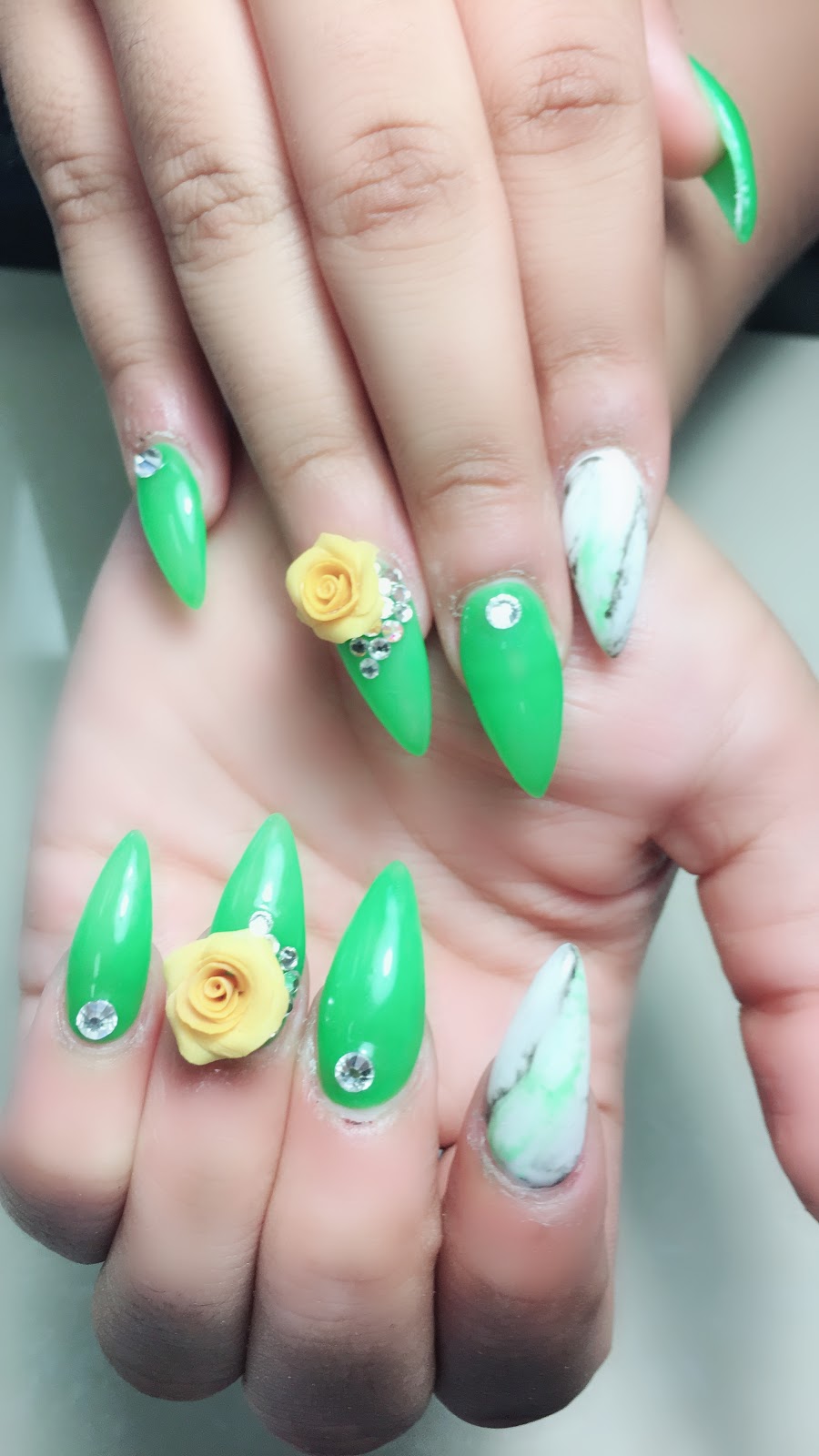 Rose Nails | 7000 McLeod Rd, Niagara Falls, ON L2G 7K3, Canada | Phone: (905) 353-8170