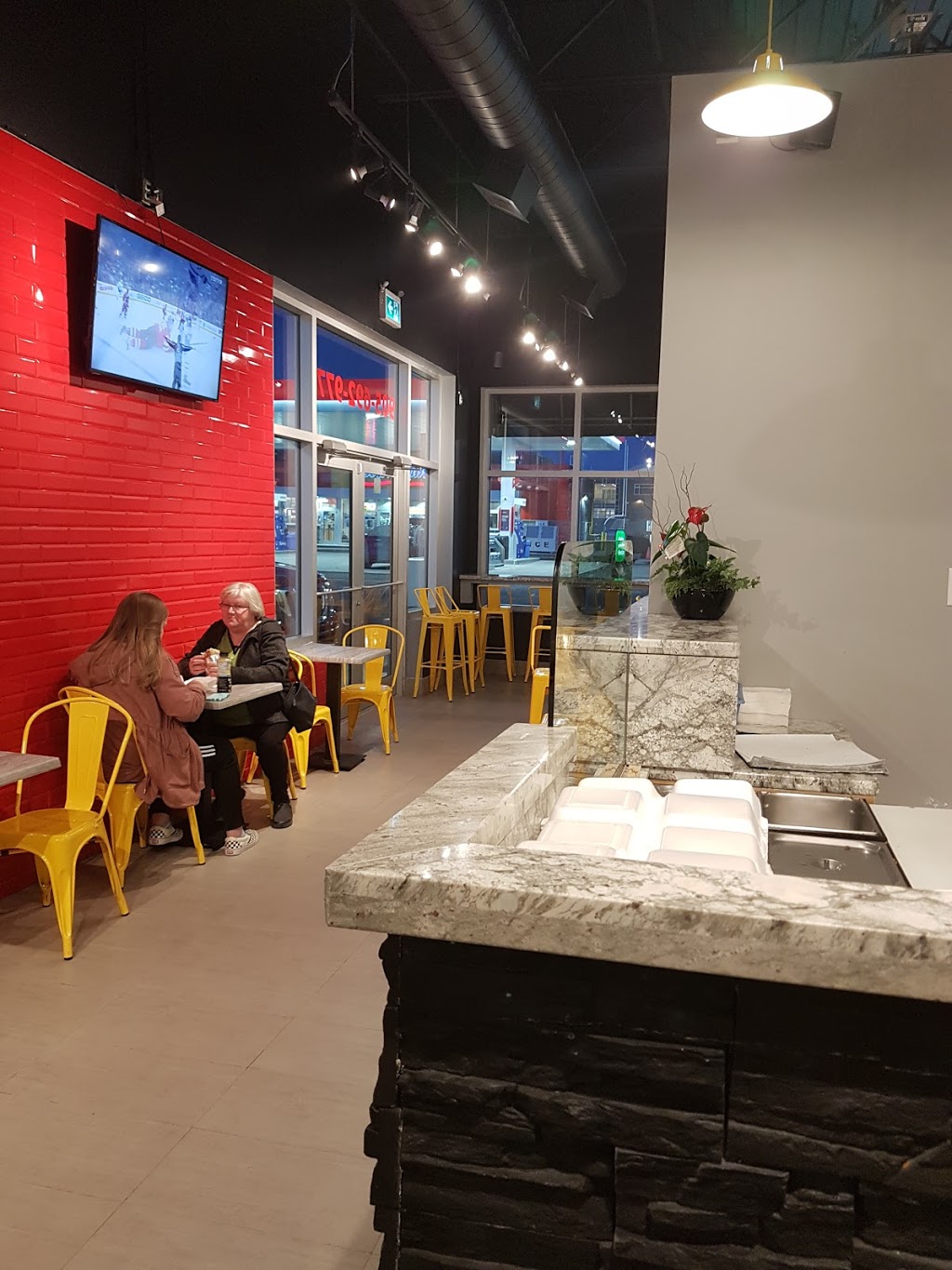 Poppis Pizzeria & Grill | 14-1812 Rymal Rd E, Hamilton, ON L8W 3N3, Canada | Phone: (905) 692-9779