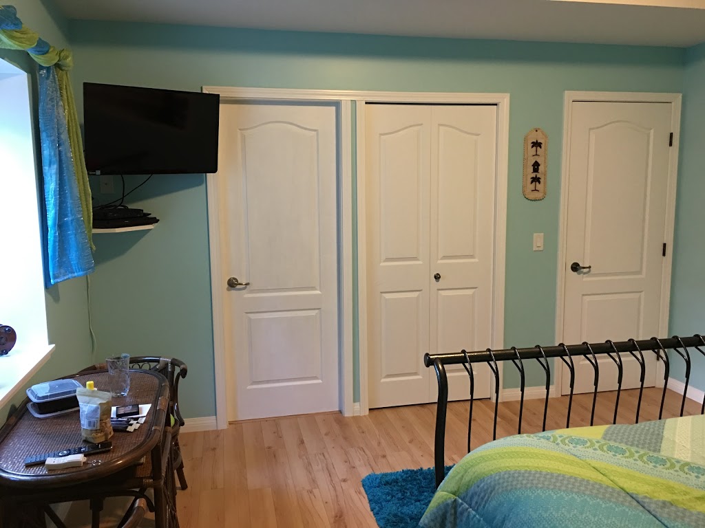 Heartstone B&B | 6502 Bulyea Ave, Peachland, BC V0H 1X7, Canada | Phone: (778) 479-7900