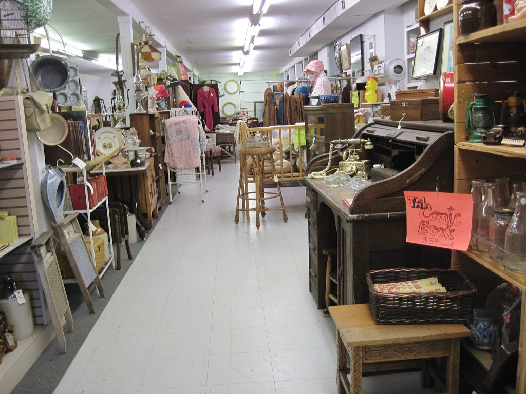 Pooles Place Antique and Flea Market | MB-7, Gunton, MB R0C 1H0, Canada | Phone: (204) 886-2746