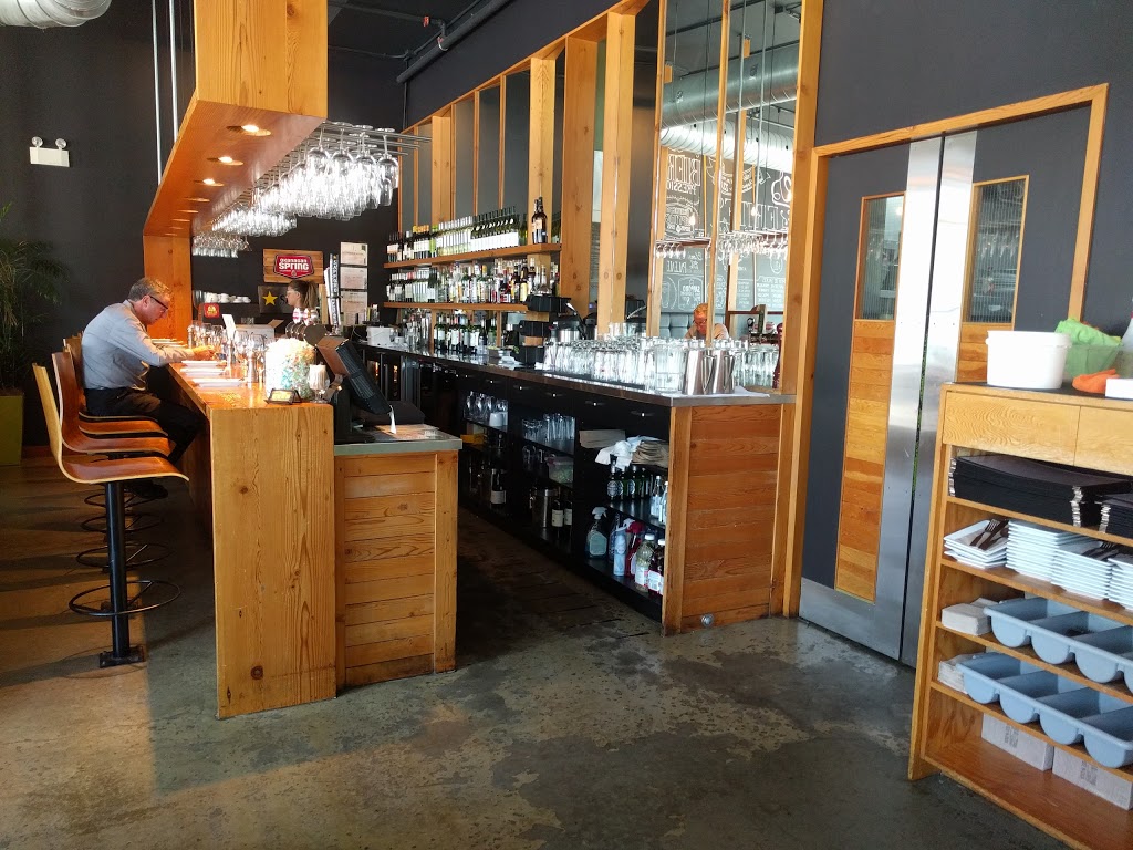 Lulu Bistro | 1025 Rue Lionel-Daunais, Boucherville, QC J4B 0A5, Canada | Phone: (450) 449-5885