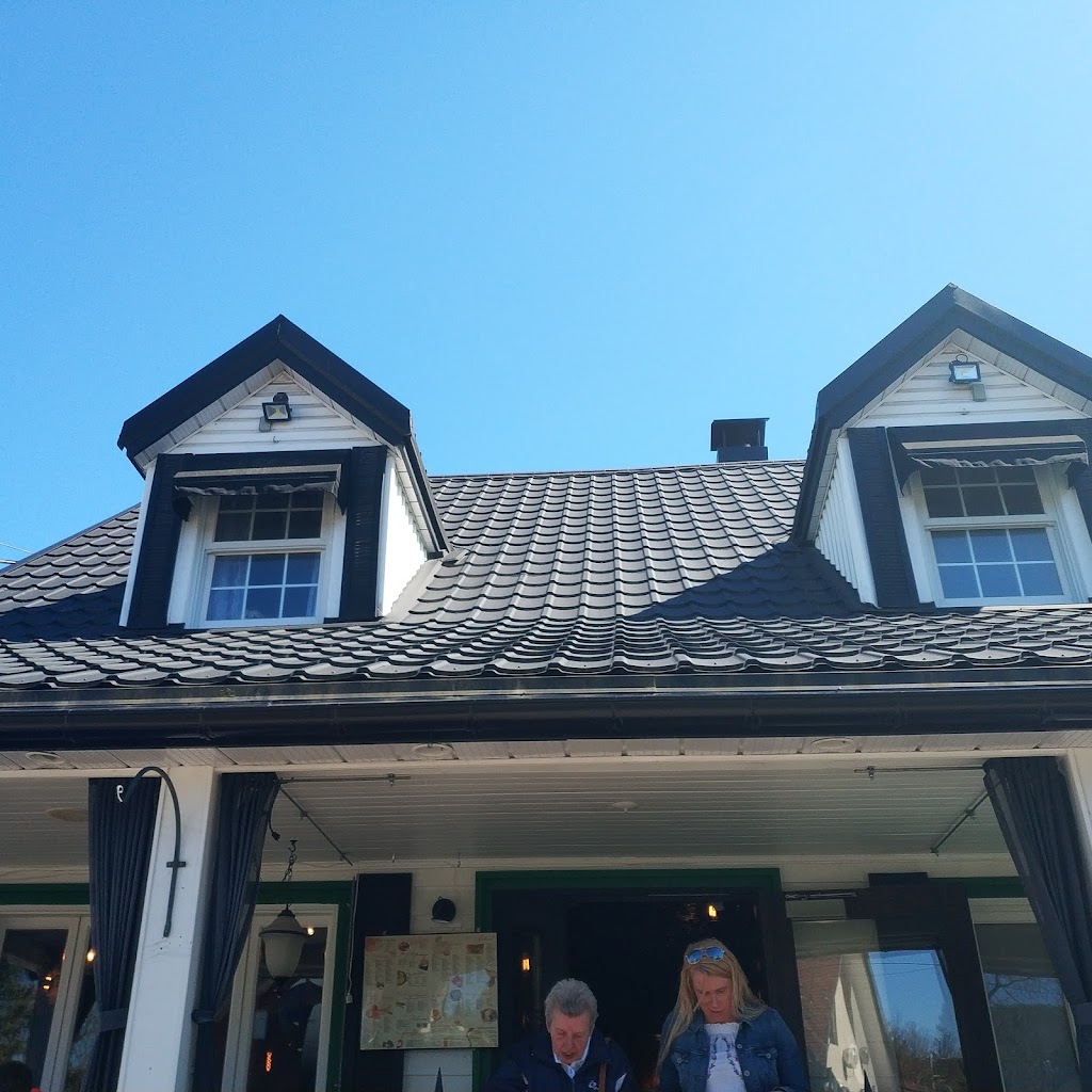 Crêperie Bretonne | 396 Rue Principale, Saint-Sauveur, QC J0R 1R0, Canada | Phone: (450) 227-5434