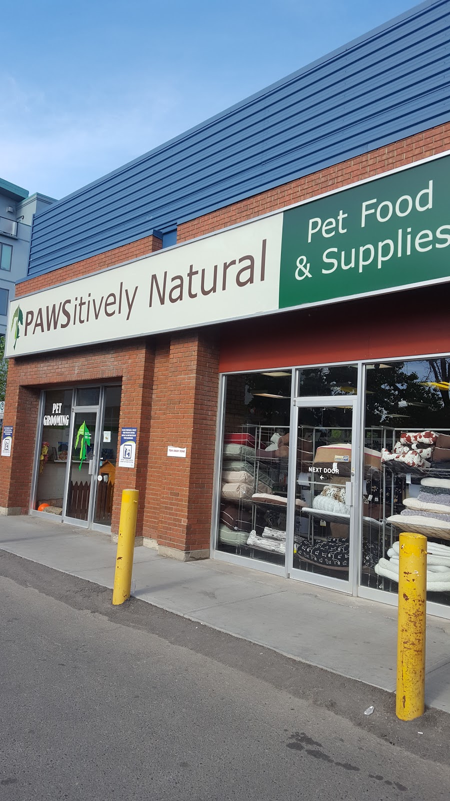 PAWSitively Natural Pet Food & Supplies | 2100 4 St SW, Calgary, AB T2S 1W7, Canada | Phone: (403) 250-7297