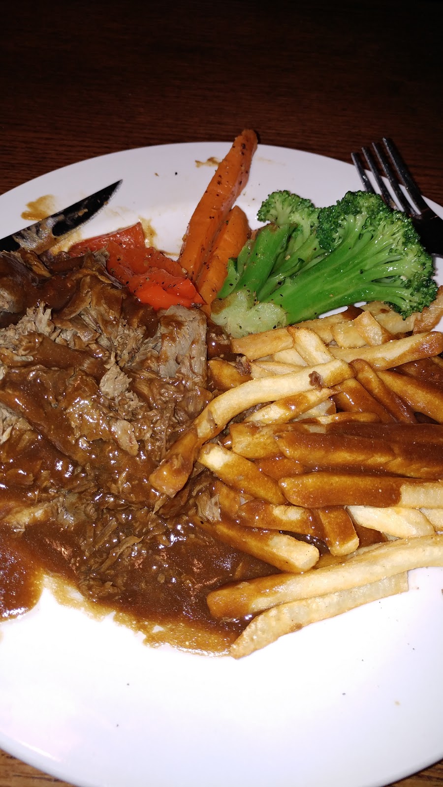 Mama Rosa | 589 N Service Rd, Mississauga, ON L5A 1B2, Canada | Phone: (905) 272-0194