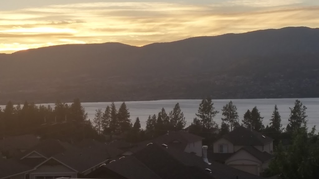 Be and Be Bed & Breakfast | 5263 Cobble Crescent, Kelowna, BC V1W 5C3, Canada | Phone: (250) 764-1468
