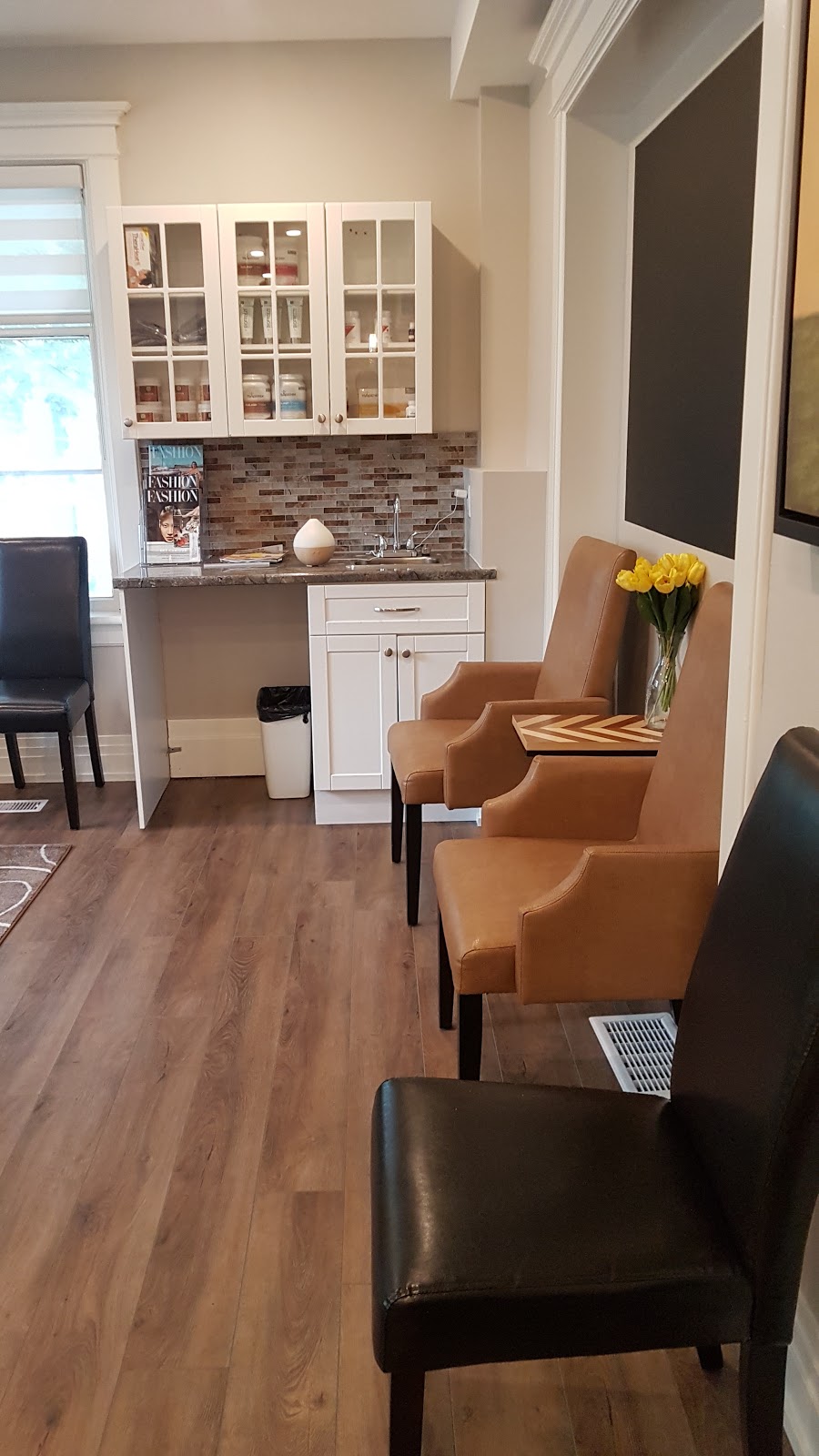 Parkway Back Clinic | 522 King St E, Cambridge, ON N3H 3N2, Canada | Phone: (519) 653-2101