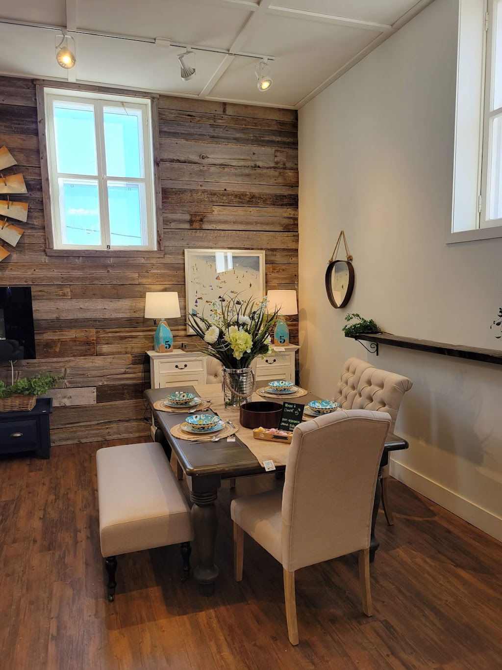 Boutique Art De Vivre / Design dintérieur | 400 Rue Principale O, Magog, QC J1X 2A9, Canada | Phone: (819) 843-9365