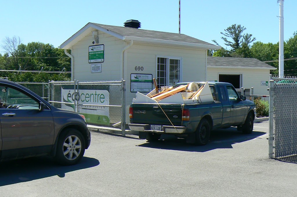 Écocentre Bois-des-Filion | 690 Rue de la Sablière, Bois-des-Filion, QC J6Z 4T7, Canada | Phone: (450) 621-1460