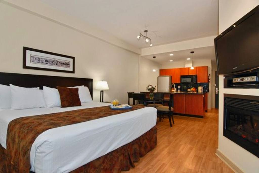 Ocean Promenade Hotel | 15611 Marine Dr, White Rock, BC V4B 1E1, Canada | Phone: (888) 976-2326