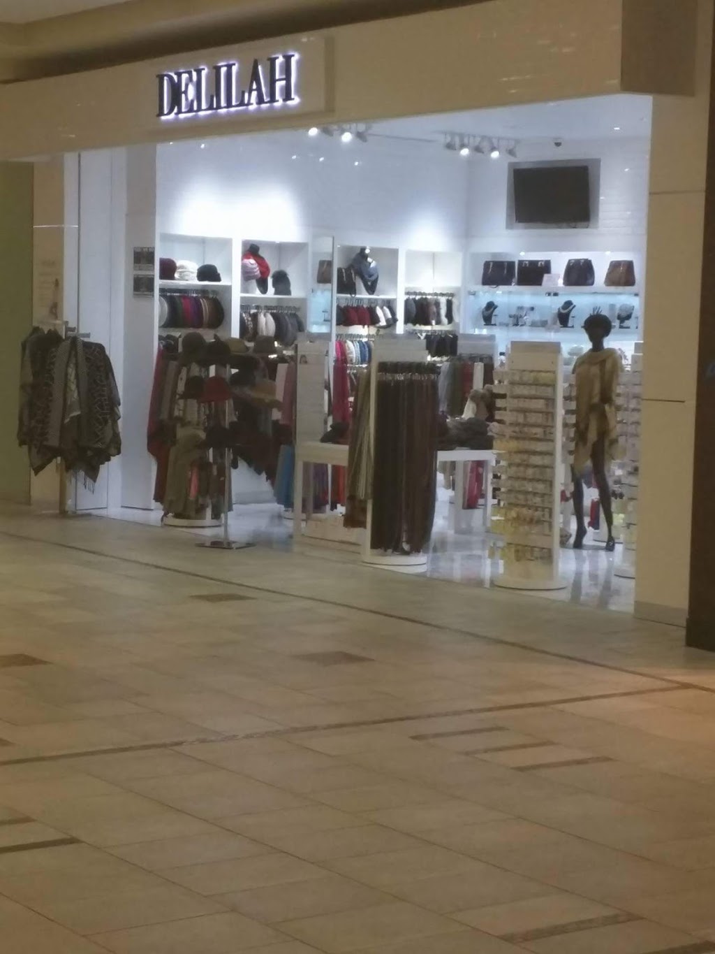Delilah | 401 Boul Labelle, Rosemère, QC J7A 3T2, Canada | Phone: (450) 437-6700