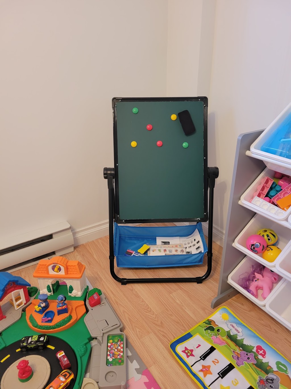 Nursery Les Petits Explorateurs | 7178 Rue du Hêtre, Terrebonne, QC J7M 1L3, Canada | Phone: (438) 270-6650