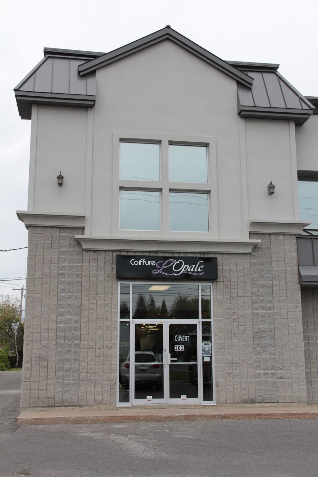 Coiffure L’opale | 876 Boulevard Curé-Labelle, Blainville, QC J7C 2K9, Canada | Phone: (450) 437-2121