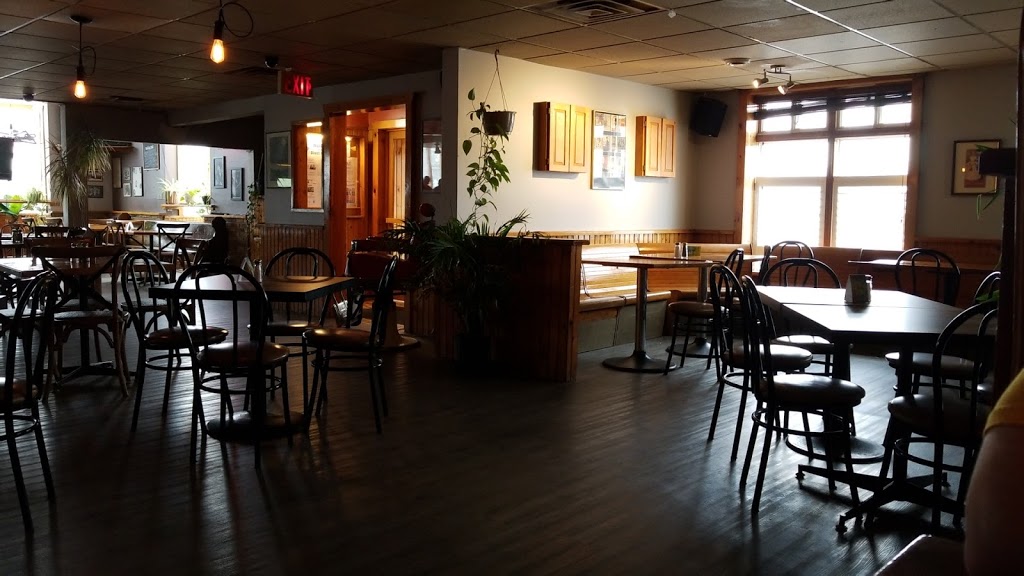 Beacon Restaurant | 146 45th St N, Wasaga Beach, ON L9Z 1Z2, Canada | Phone: (705) 429-4433