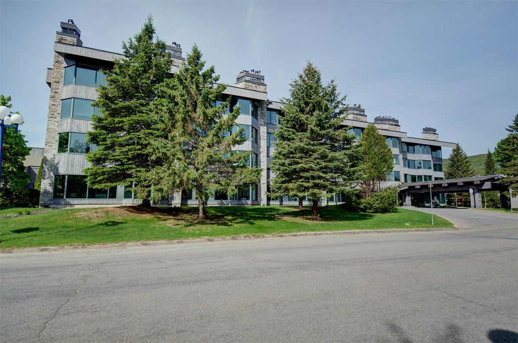Condo Mont Sainte-Anne | 2001-203 Rue du Val-des-Neiges, Beaupré, QC G0A 1E0, Canada | Phone: (418) 572-4242