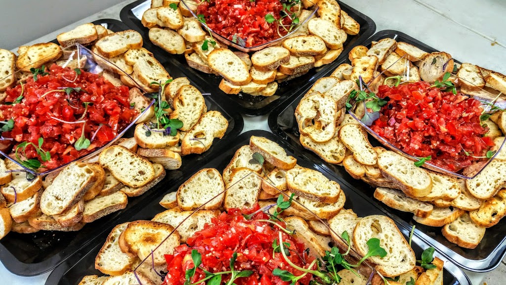 House of Chef James Mitchell inc. | House of Junior Chefs | 1061 Rue de la Paix, Saint-Lazare, QC J7V 8P4, Canada | Phone: (514) 941-5483