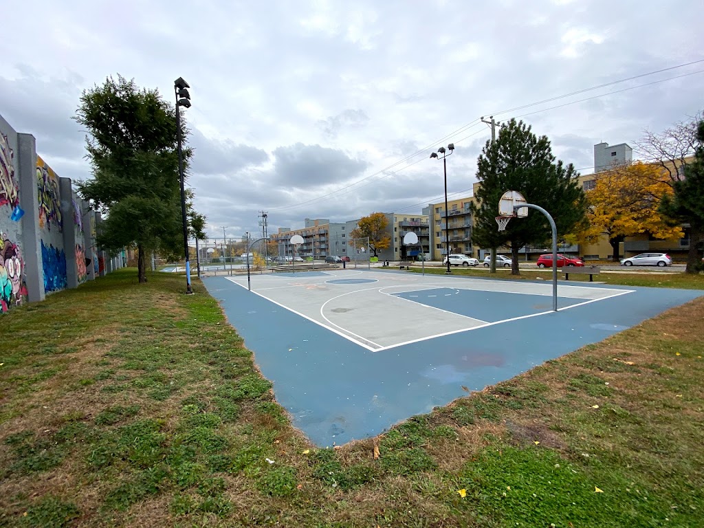 Parc Michel-Ménard | 2270 Croissant Roy, Lachine, QC H8S 1G3, Canada | Phone: (514) 634-3471