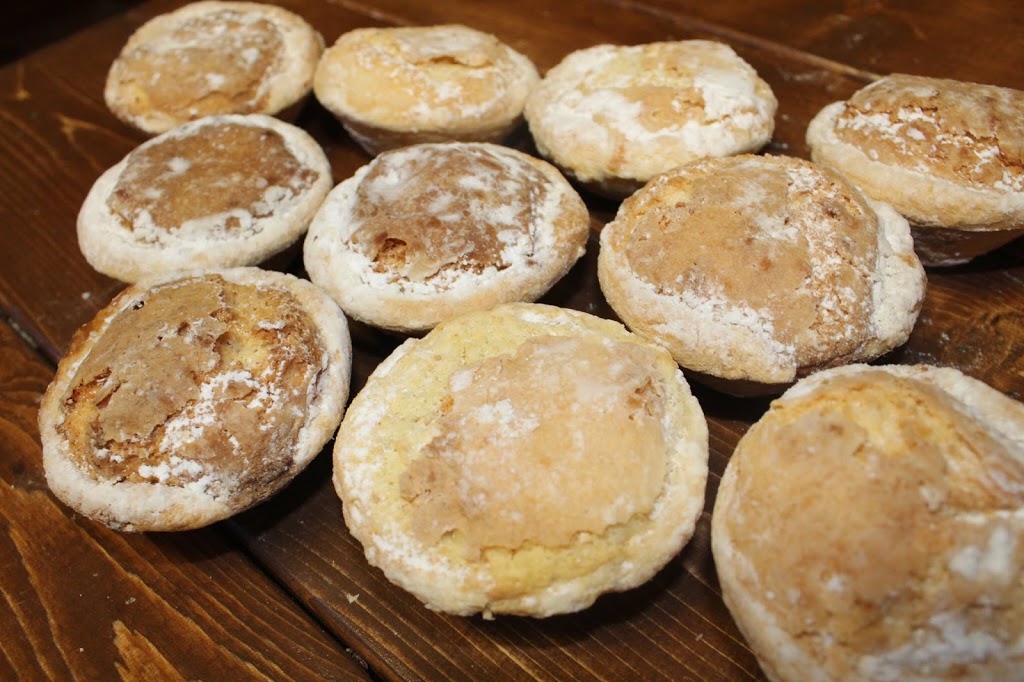 Portuguese Bakery and Syrian Kitchen | 48 Nelson St, Ottawa, ON K1N 7R2, Canada | Phone: (613) 789-8014