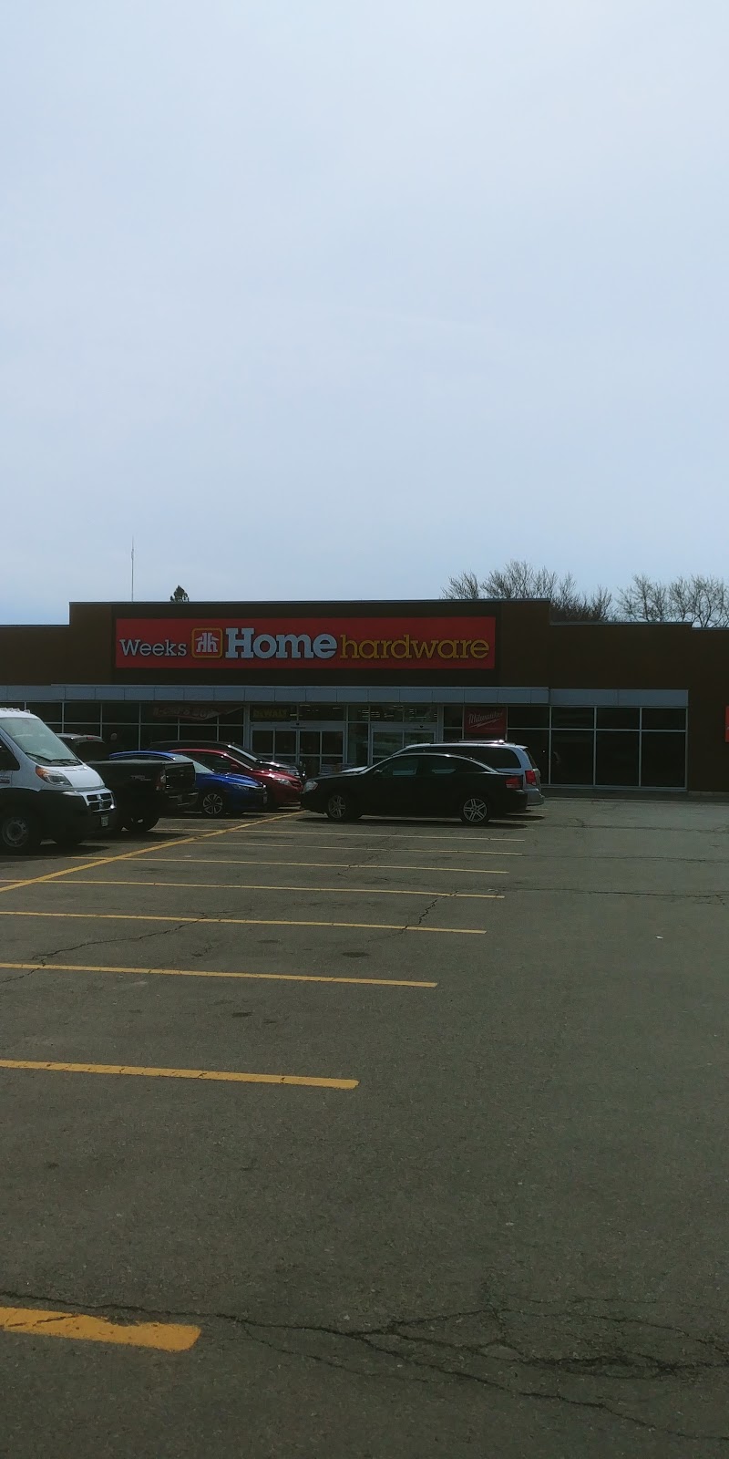 Weeks Home Hardware - Hamilton | 640 Queenston Rd, Hamilton, ON L8K 1K2, Canada | Phone: (289) 426-0215