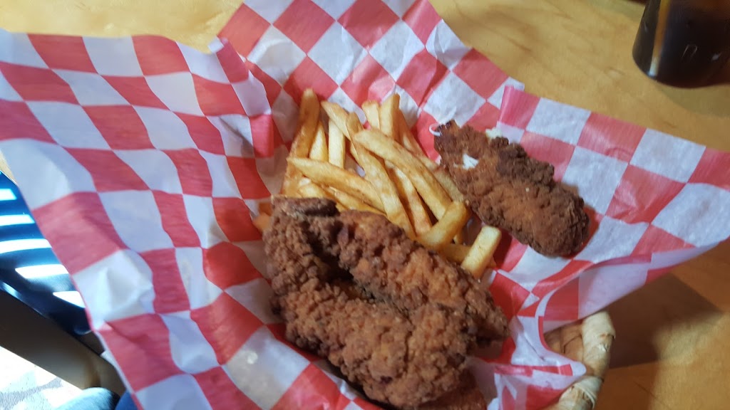 Moes Tap & Wings | 190 Main St E, Port Colborne, ON L3K 1S6, Canada | Phone: (905) 835-1963