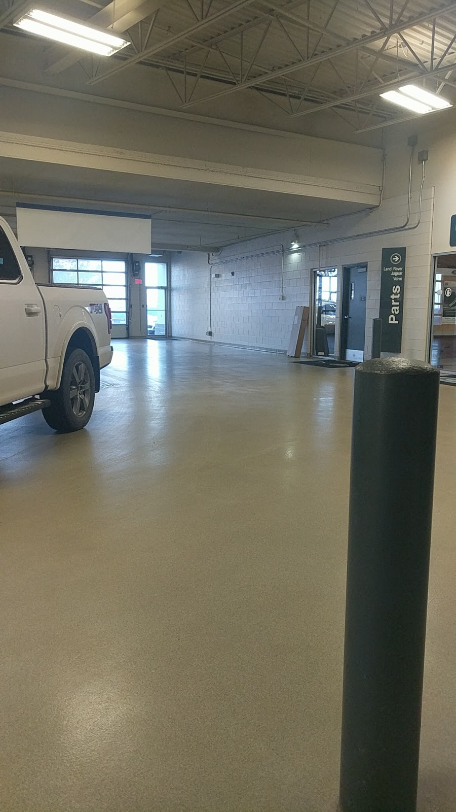 Jubilee Ford Saskatoon | 419 Brand Pl, Saskatoon, SK S7J 5L6, Canada | Phone: (306) 373-4444