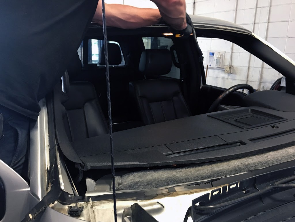 Windshield Surgeons Auto Glass | 1725 32 Ave NE, Calgary, AB T2E 7C8, Canada | Phone: (403) 291-0800