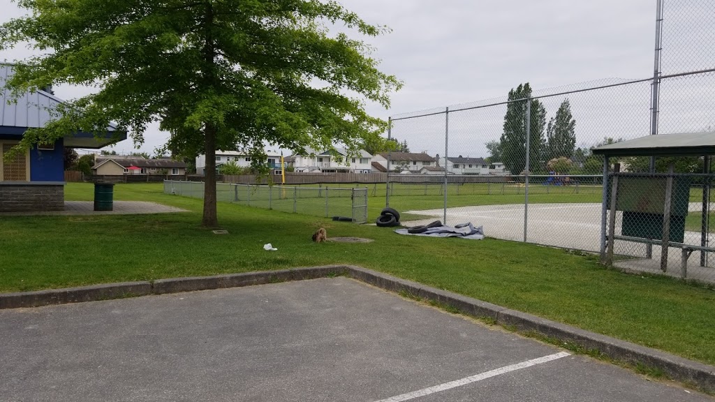 Bell Park | 5900 49a Ave, Delta, BC V4K, Canada | Phone: (604) 946-4141
