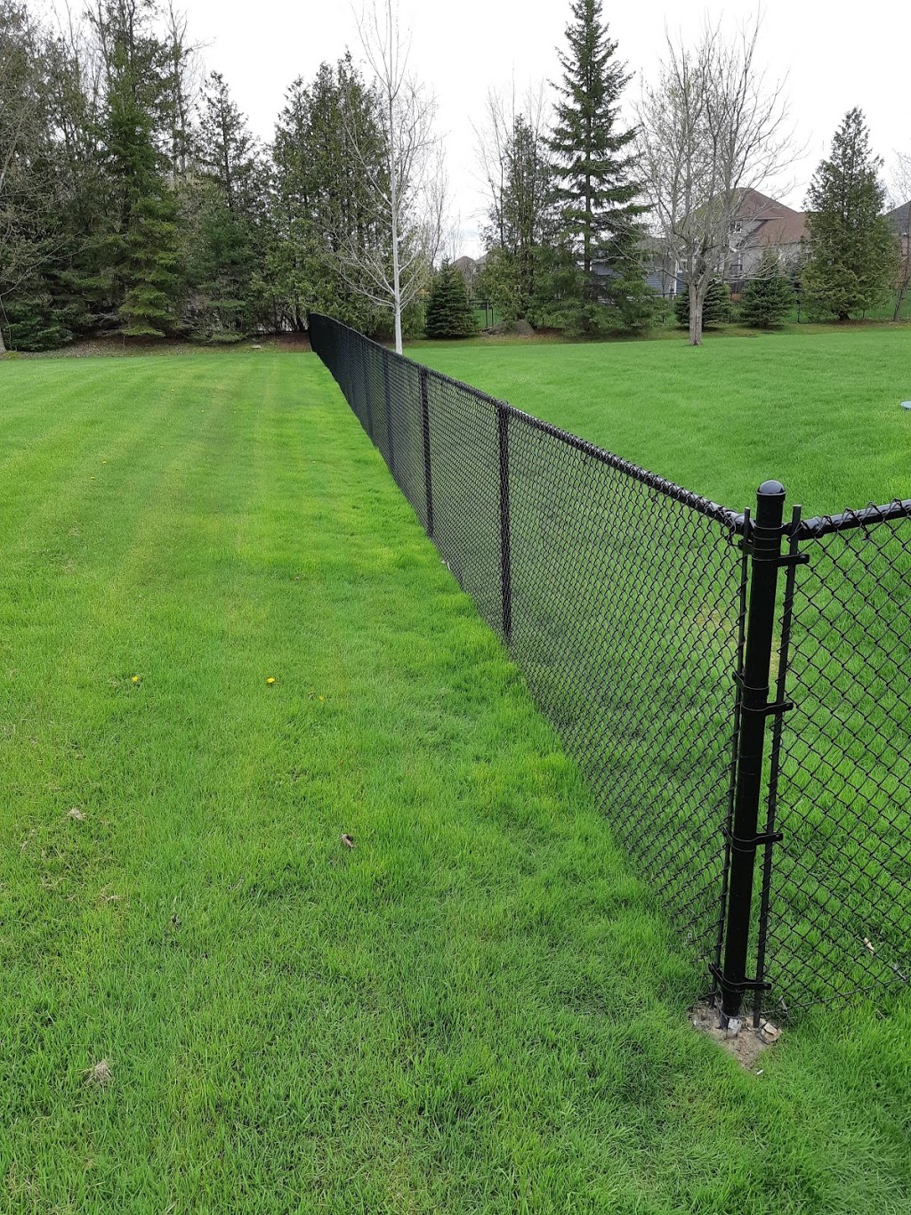 Backyard Fencing | 4357 Penetanguishene Rd, Hillsdale, ON L0L 1V0, Canada | Phone: (705) 828-2176