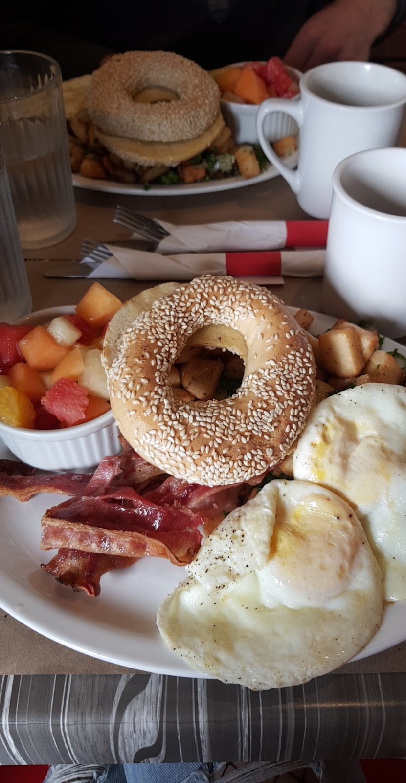 Maguire Bagel Cafe | 1400 Avenue Maguire, Québec, QC G1T 1Z3, Canada | Phone: (418) 527-2303